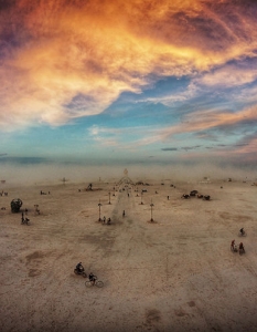 Луисид дрийминг със сюрреалистичните фотографии на Ари Фарарой от Burning Man 2014 - 12