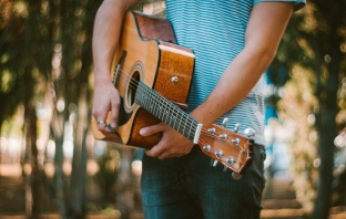 Уроци по китара: За какво да се подготвите в началото