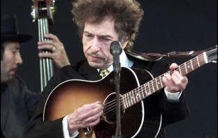 Обвиниха Боб Дилън в изнасилване на 12-годишно момиче
