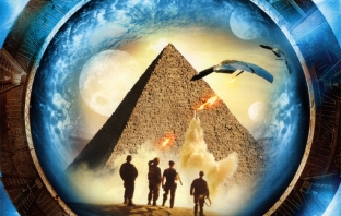 Роланд Емерих ще режисира нова трилогия по Stargate