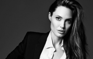 Анджелина Джоли стана 