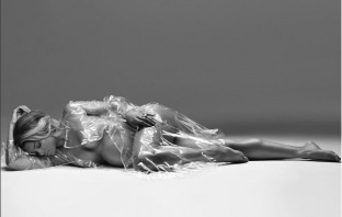 Много бременна и прекрасна – Сиара гола пред Harper's Bazaar (Снимки)