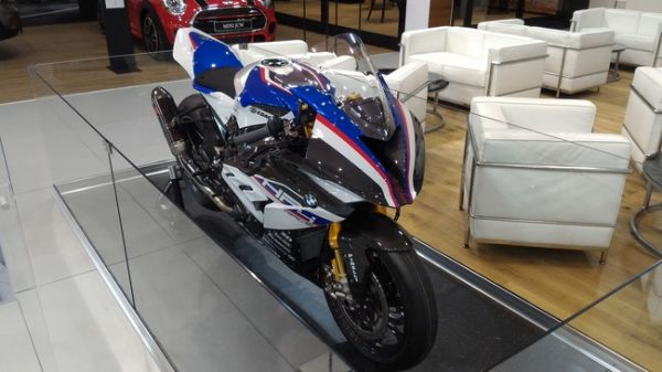 BMW HP4 Race