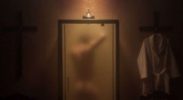 Jude Law, The Young Pope, Naked