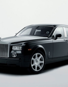 Rolls-Royce Phantom, цена: 320 000 долара