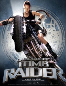  Lara Croft: Tomb Raider (2001)  

Съчетанието от Анджелина Джоли в ролята на най-известния гейм секс символ Лара Крофт и една от тогавашните млади надежди на Холивуд – режисьора Саймън Уест, дебютирал земетръсно с “Въздушен конвой”, в крайна сметка се оказа провал. Въпреки това Анджи пресъздава на екран доста добре арогантното поведение на Лара, което май е най-хубавото нещо, което може да се каже за тази лента. Беше обявено, че скоро ни очаква нов филм, с нова актриса в главната роля (слуховете нашепват, че въпросната ще бъде Меган Фокс) и по-добре изградена връзка с популярните игри, така че стисни зъби и чакай.

