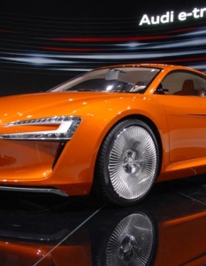  Audi E-Tron 

Електрическият супермодел е базиран на предходния R-8 и за всички фенове на германската марка, от компанията потвъридха, че все пак ще го пуснат в производство. Оборудван е с 4 електромотора с обща мощност 33 к.с, може да развива до 200 км/ч, ускорява до 100 за 4,8 сек. Основният му капитал са литиево-йонните батерии, разположени в задната част на купето, с които може да измине до 250 километра. Снимка:  Оhgizmo


