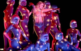 Кармен Електра по-секси отвсякога в Crazy Horse Paris Кармен Електра по-секси отвсякога в Crazy Horse Paris