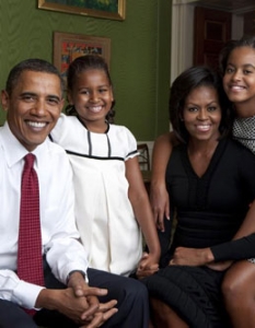  Семейство Обама

Най-известното семейство в Америка - това на президента Обама също ще предпочете ярките слънчеви лъчи пред пухкавия сняг във Вашингтон за Коледа.  Традиционно цялата 

фамилия посреща празника в родното място на Барак - Хаваите, като единственото изключение бе през 2007 година, когато той бе зает с президентската си кампания. 