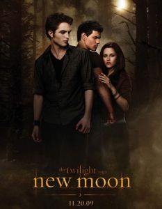 Twilight Saga: New Moon  

Любовта на Едуард и Бела отново бе на преден план, но за разлика от оригинала, този път бе гарнирана с доста по-сериозна доза драматизъм.  И макар филмът да срещна доста критики след 

появата си, на нас все още ни е интересно как едно средностатистическо бледо момиче с лунички може да се забърка в любовен триъгълник с вампир и върколак?!  А и тези персонажи 

определено са сред модерните през годината... Виж ревю на филма 
