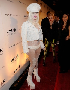 Благотворителна гала вечер на фонда AMR и козметичния бранд МAC, Ню Йорк 
Снимка: JustJared