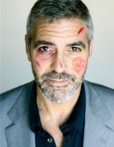  Джордж Клуни 

 Това мъжете са големи завистници...
Колаж:  Worth1000
