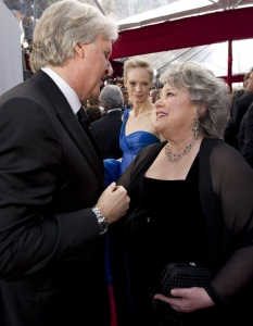 Джеймс Камерън и Кати Бейтс 

Снимка: ©A.M.P.A.S.

A тук - кой какво спечели на Оскари 2010 >> 