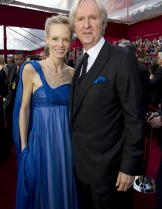 Джеймс Камерън със съпругата си Сузи Еймис 

Снимка: ©A.M.P.A.S.

A тук - кой какво спечели на Оскари 2010 >> 