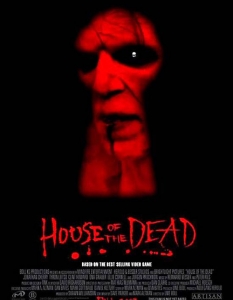  House of the Dead 

Преди появата на филма, който дефакто си е екранизация по едноименната култова видео игра, режисьорът Уве Бол се заканва как дебютният му хорър проект "ще срита задника" на такава популярна в бранша поредица като Resident Evil. Е, с това си изявление германецът само показа как не е лошо първо да мислиш, после да говориш.

House of the Dead се оказа перфектно заглавие. но за... комедийния бранш. Лентата предизвика само смях у зрителите и доведе до мнението, че за Уве е далеч по-добре да кандидатства за работа в "Комиците", отколкото да се занимава с кино. Мнозина запалени по шутърите маниаци пък въобще и не му простиха, че съсипа любимата им игра. Симпатягата обаче показа, че ако не друго, поне е "непукист" и след година две се завърна с екранизация на... друга игра.

Alone in the Dark се оказа още по-голяма катастрофа и при 20 млн. бюджет спечели точно 5, а Холивуд се убедиха изцяло, че когато рискуват с различни проекти, е най-удачно да ги поверяват на чуждестранни режисьори...

 Защо е смешно?!

Поне разполага с "живец", за разлика от другите филми на Бол. За негово (и наше) съжаление обаче, напомня на Едуард с ножиците в "Космическа одисея" и то не в положителния смисъл. Виж играта, все още си я разцъкваме с кеф... 

