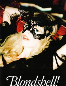  Снимка:  Vogue


 Още от Клаудия: 
 Голи в името на благотворителността!  
 Секс мечти от 90-те!  
 Най-горещите сесии на Клаудия!  
 Клаудия за Tank Magazine!  
 Клаудия, Ева и Наоми за D&G !  
