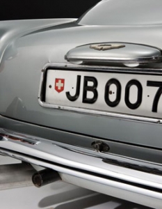 Снимка:  Autoblog 
Oще от 007: 
 Джеймс Бонд през годините! 