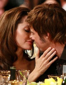 Анджелина Джоли и Брад Пит 
Снимка:  Just Jared
