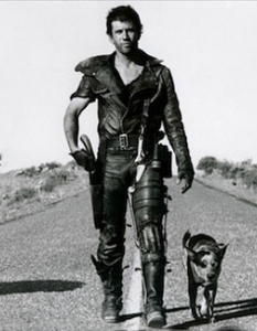  Лудият Макс 2 (Mad Max: The Road Warrior) 

Ако има някой, който със сигурност никога няма да забрави този филм, то това е Мел Гибсън. Именно "Лудият Макс 2", появил се на екран през далечната 1981 година, изстреля Мел на световния небосклон и му разчисти пътя към голямата слава. 

Реализиран в САЩ (за разлика от оригинала), пост-апокалиптичният екшън The Road Warrior бе възприет с изненадващо одобрение от страна на киноманите, разкри младежкия чар на Гибсън и му осигури присъствието в хитовата поредица "Смъртоносно оръжие". 

А колкото и да е странно, за мнозина сикуелът продължава да бъде сред най-вълнуващите филми в жанра и до днес - впечатляващо постижение на фона на това, че същите тези хора смятат оригинала за пълна боза...






