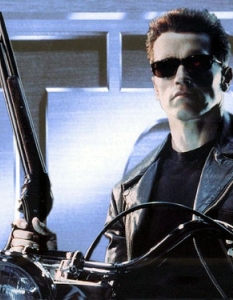  Терминатор 2 (Terminator 2) 


Появилият се през далечната 1984 година "Терминатор" бе възприет като впечатляващ за времето, в което се появи, загатвайки за потенциала на едно име, за което светът тепърва щеше да говори - Джеймс Камерън. 

Седем години по-късно, на екран се появи и продължението Judgment Day, което изцяло оправда факта, че бе най-скъпият филм, реализиран до момента. 

За щастие на Камерън, нулите от общо 102-милиона доларовия бюджет си личаха отвсякъде - в колосалната за 90-те визия (изпълнена със спец ефекти, сравними единствено с появата на 3D киното днес), свръхадреналиновия заряд и история, в която буквално нямаше слабо място. 

С оглед на всичко това, 4-те Оскара изглеждаха направо като подигравка с филма, печалбата от 520 млн. като пари за почерпка, а оригиналът - като сравнително успешна дипломна работа в НАТФИЗ.





