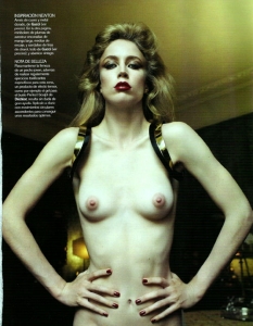 Снимка:  Мариано Виванко за Vogue Spain