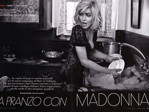 Снимка:  Стивън Клайн

 Виж кадри от дебютната кампания на Мадона за D&G 
 Виж backstage видео от заснемането на сесията 
