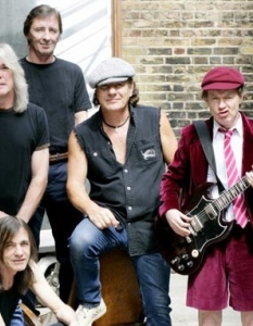 AC/DC Имат рекорд за най-продаван рок албум в историята и най-продаван албум въобще след Thriller на покойния Майкъл Джексън.  Толкова успешни и откровено здрави, че въпреки еднаквото си звучене, предизвикват забава и масови напивания.