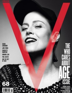 В кадър:  Сигърни Уивър 
Издание:  V Magazine 
Сесия:  Who Cares About Age 
Снимка:  Инес ван Ламсуърт, Винод Матадин 