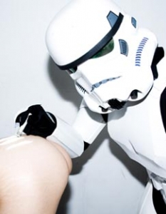 Stormtrooper Cocaine 
 Снимка:  Тайлър Шийлдс, официален сайт