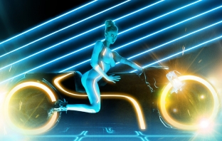 Ирина Воронин и Саския Порто за Playboy Tron Ирина Воронин и Саския Порто за Playboy Tron
