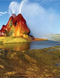 Летящият гейзер (Fly Geyser)  - 1