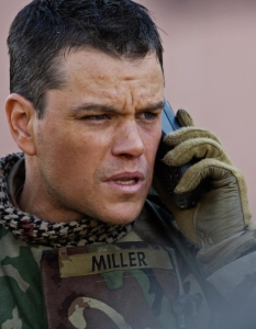 От времената, когато Мат Деймън (Matt Damon) бе срамежлив тийнейджър с притеснителна усмивка, като че ли нищо не е останало. Днес той е звезда със заслужено самочувствие, която се радва на привилегията да избира по собствен вкус и желание филмите, в които да се изяви. 
Така бе и през 2010 година, в която Мат Деймън успя да се снима във военния "Зелената зона" (Green Zone), sci-fi трилъра Hereafter и True Grit на братя Коен, който предстои да се появи в края на декември. Освен това, намери време и за комедийната поредица 30 Rock, тотално затвърждавайки имиджа на идеалното американско момче.