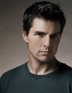 Родното име на Том Круз (Tom Cruise) е Томас Круз Мапотър IV, роден на 3 юли 1962 година в Ню Йорк.