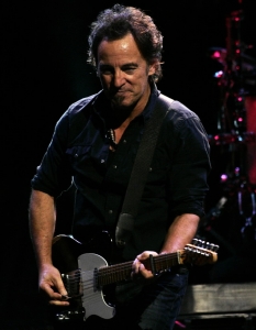 През 1984 година Брус Спрингстийн (Bruce Springsteen), обиден, се дистанцира от похвалите на президента Рейгън за считания за про-американски хит Born in the U.S.A., защото песента му всъщност, е анти-политическа и е посветена на войниците, върнали се от Виетнам. 
Музиката на Спрингстийн винаги е била свързана с политическата/ социална обстановка и благотворителните активности като концерти, дискусии и дарения за профсъюзи, маргинални групи, ветерани, за възстановяване и поддръжка на местните инфраструктури и подпомагане на организации като Amnesty International.