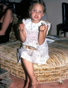 Анджелина Джоли - от бебе до днес - 1