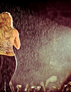 Шакира с концерт в Сао Пауло, Бразилия - 8