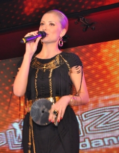 Цветелина Янева на 13-те Годишни музикални награди на списание "Нов фолк" на 23 март в столичния Плаза денс център.