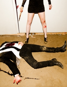 Линдзи Лоън изпи кръвта на звезда от "Дневниците на вампира" пред Тайлър Шийлдс - 6