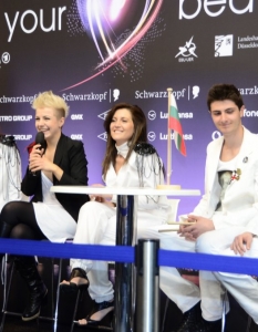 Поли Генова на Евровизия 2011 в Дюселдорф - 9