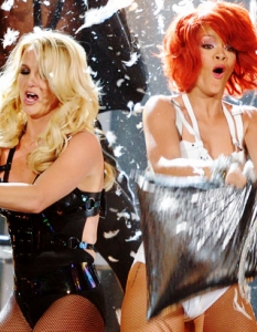 Billboard Music Awards 2011 - шоуто - 1