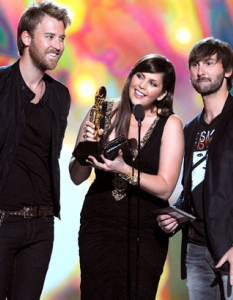 Billboard Music Awards 2011 - шоуто - 6