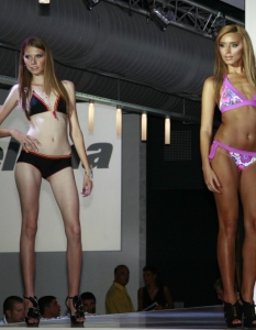 Мила Павлова е супер модел на България 2011 - 15
