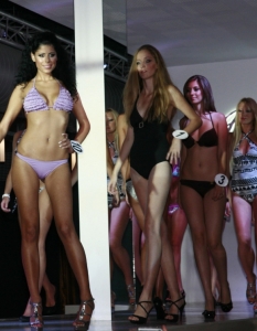 Мила Павлова е супер модел на България 2011 - 16
