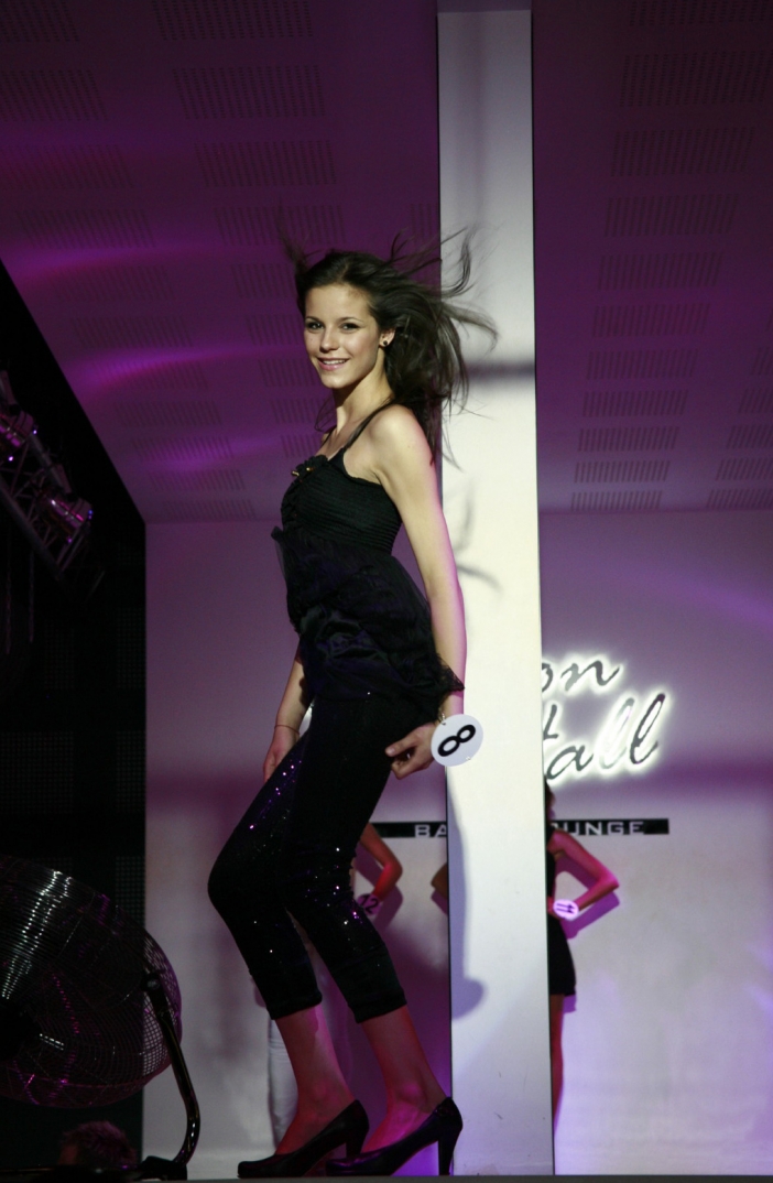 Мила Павлова е супер модел на България 2011