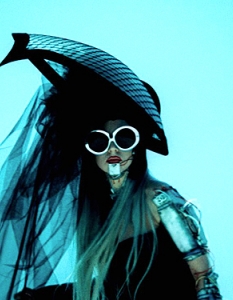 Lady Gaga в клипа You And I  - 5