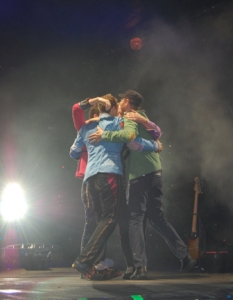 Coldplay на и зад сцената на стадион Уембли - 10