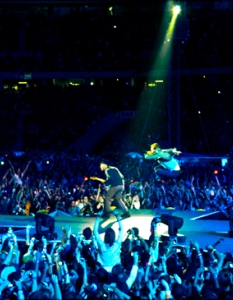 Coldplay на и зад сцената на стадион Уембли - 8