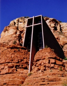 36. Chapel in the Rock (Аризона, САЩ)
Каним Ви на една незабравима разходка по                 света! Представяме ви някои от най-интересните,   атрактивни  и             причудливи  архитектурни забележителности -   поредно   безспорно            доказателство за  безграничното   въображение и   несравним  талант  на          хората, оставящи своята    индивидуалност и    неповторима следа в   редица         градове по   цялото земно  кълбо.