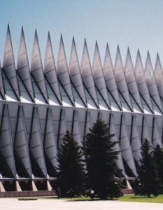 50. Air Force Academy Chapel (Колорадо, САЩ)
Каним Ви на една незабравима разходка по                   света! Представяме ви някои от най-интересните,     атрактивни  и             причудливи  архитектурни забележителности -     поредно   безспорно            доказателство за  безграничното     въображение и   несравним  талант  на          хората, оставящи своята      индивидуалност и    неповторима следа в   редица         градове по     цялото земно  кълбо.