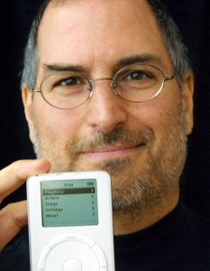 No. 9 - Стив Джобс (Steve Jobs)... който си отиде от този свят на 5 октомври от рак, след като по-рано тази година представи iPad 2 и iCloud, както и си подаде оставката като CEO на Apple. Най-търсен в Google Стив Джобс е в седмицата на 2 октомври 2011 година.
